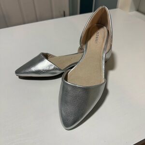 Old Navy Metallic Silver Flats – Women’s Size 7 – Brand New